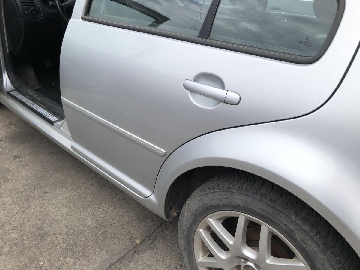 VW Bora 1J T&uuml;r hinten links Fondt&uuml;r nur Limo LA7W Reflexsilber Metallic Rohbau
