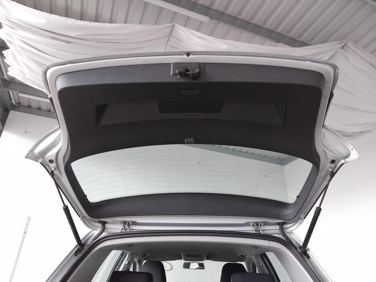 VW Golf 6 Flie&szlig;heck Heckklappe LA7W reflexsilbermetallic mit Scheibe BJ2009