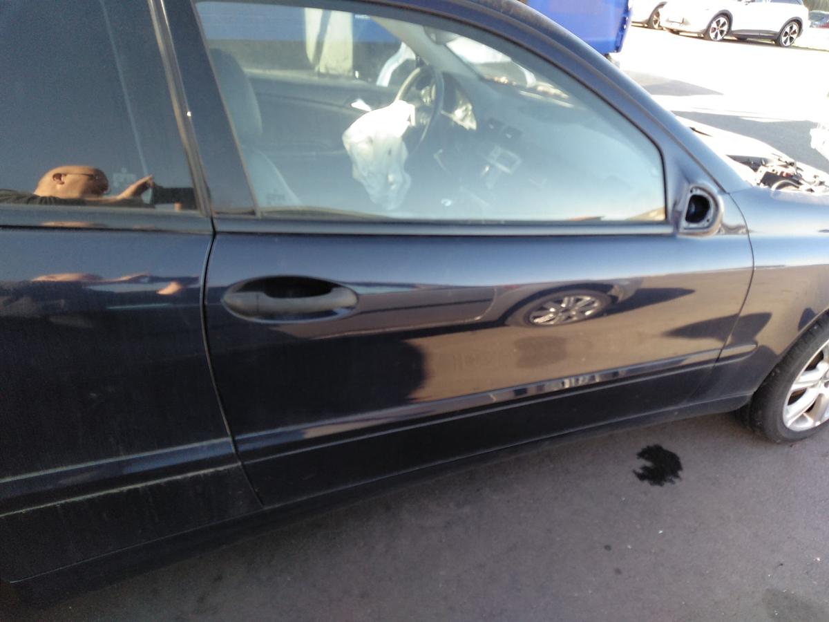 Mercedes C203 Sportcoupe T&uuml;r rechts Beifahrert&uuml;r tansanitblaumetallic 359 Bj2006