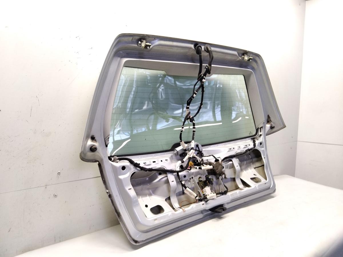 VW Bora Variant und Golf 4 Variant Heckklappe satinsilber mit Scheibe Bj.1999