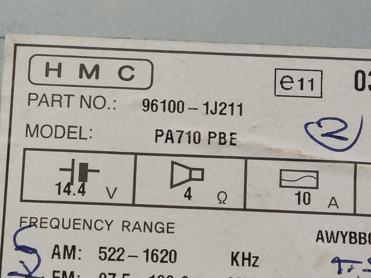 Hyundai i20 PB Radio Autoradio mit CD OEM kein Sicherheits Code vorhanden