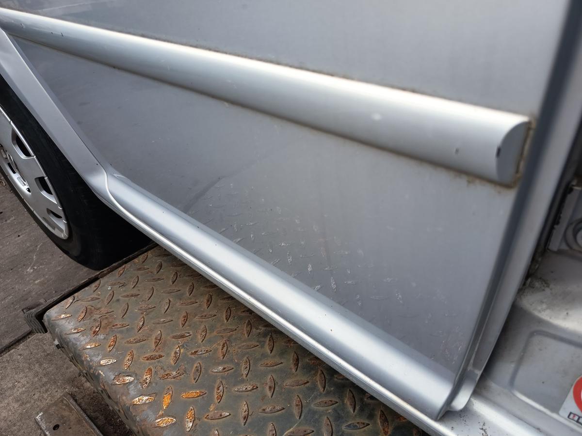 VW Golf IV original T&uuml;r hinten rechts Fond Rohbau B7Z Satinsilber Bj 1998