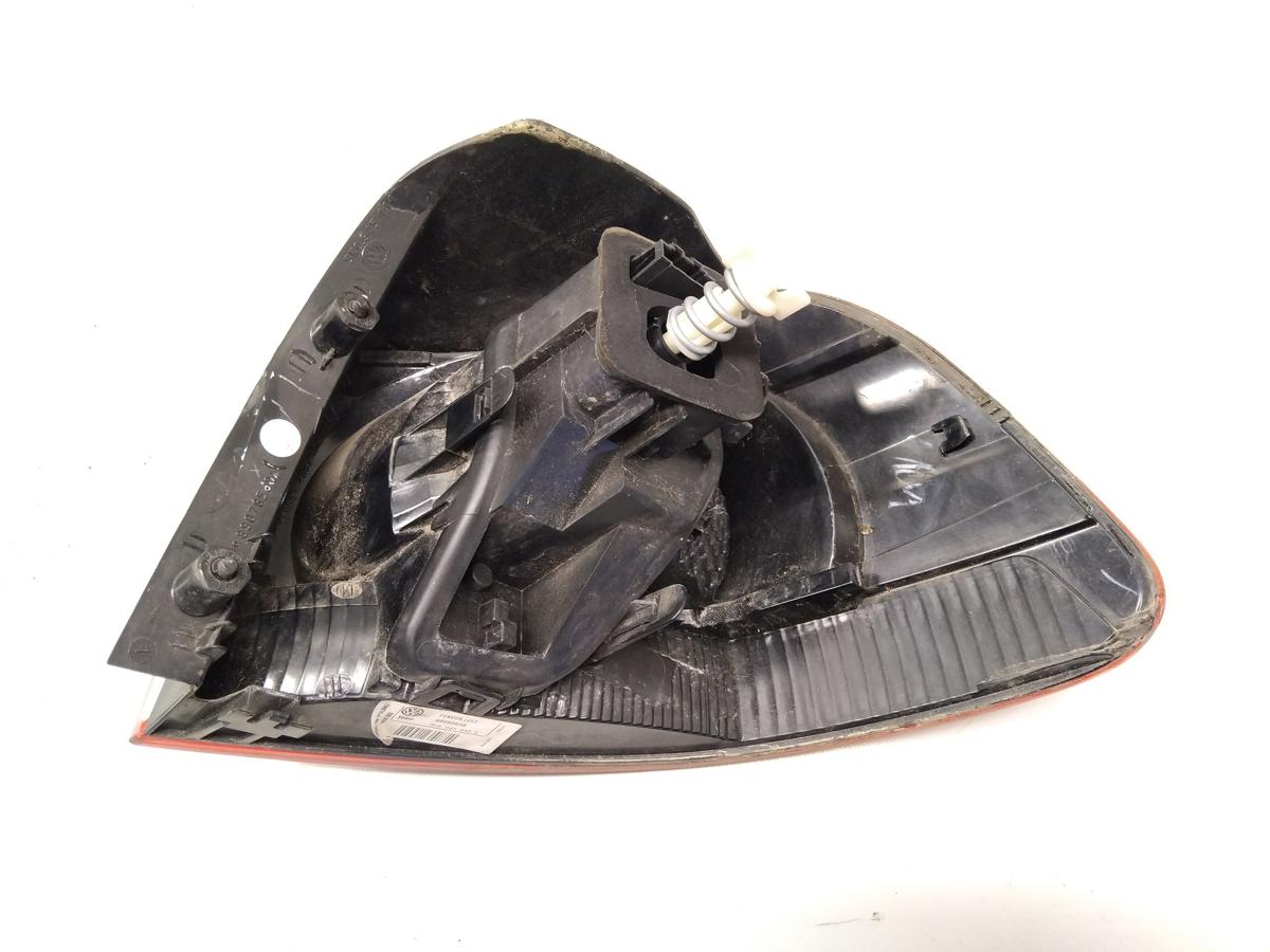 VW Golf 6 original Rückleuchte Schlussleuchte links außen Fließheck BJ2012