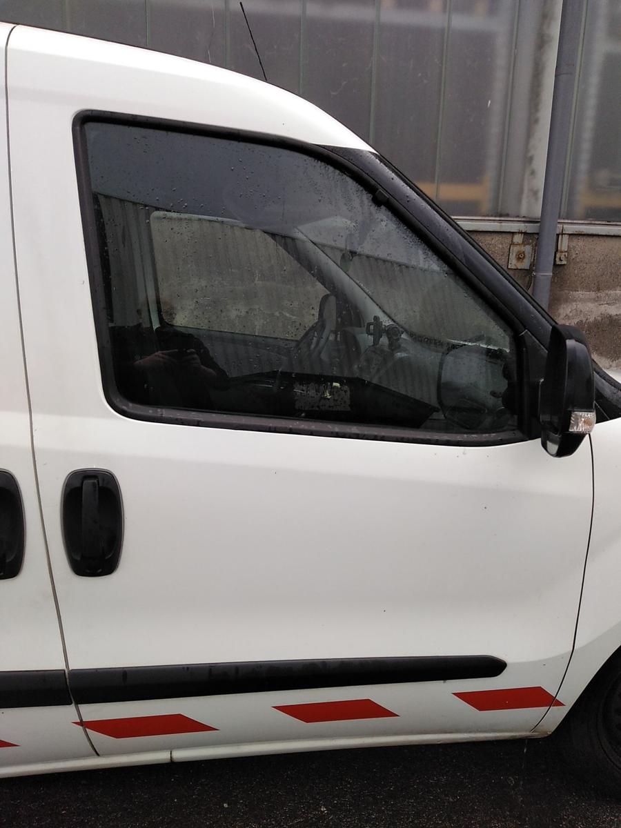 Opel Combo D Tür vorn rechts Beifahrertür polarweiss 249 Bj.2014