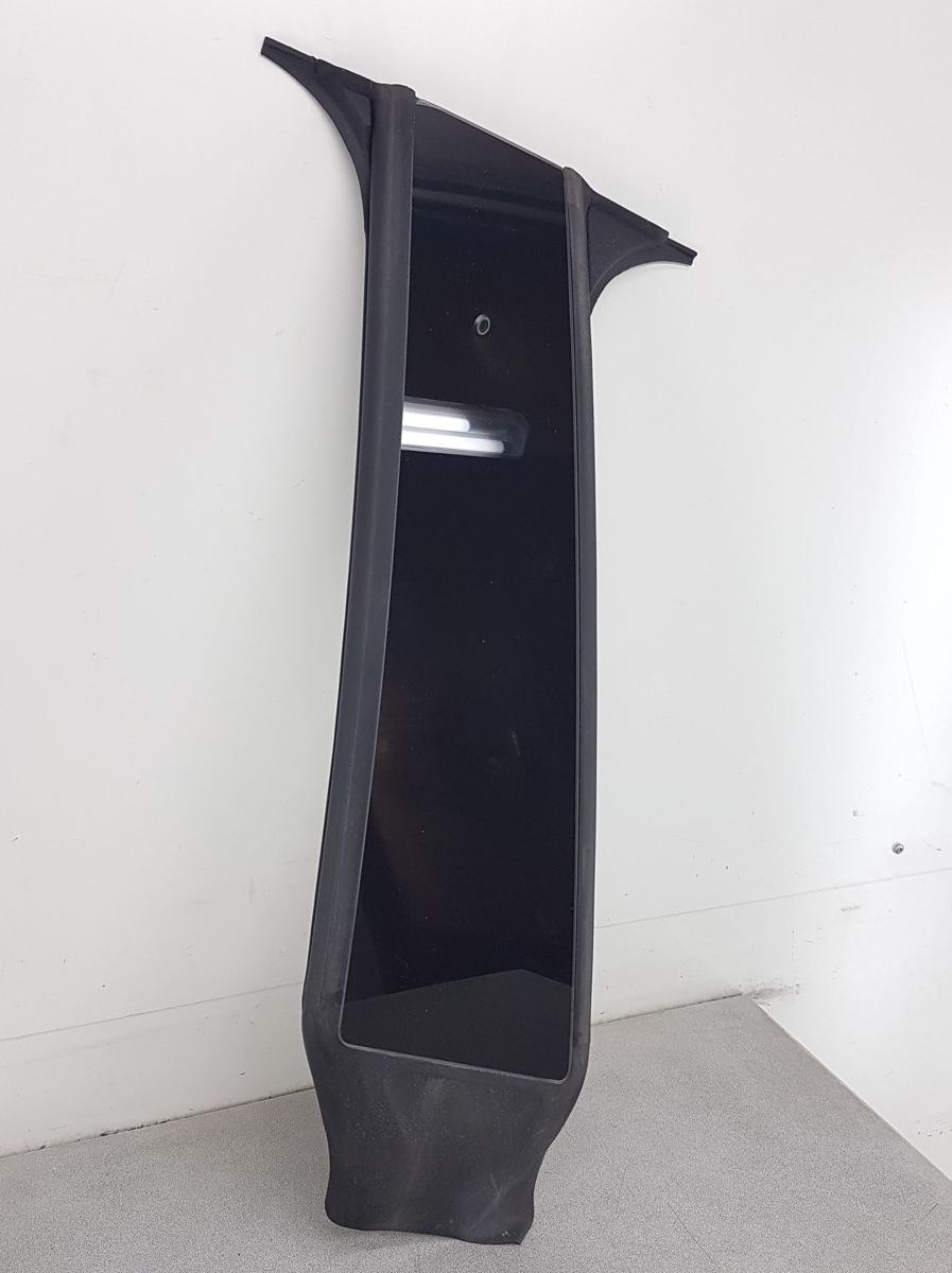 Tesla Model Y Blende B S&auml;ule 151625800E Bj2022 inkl Kamera