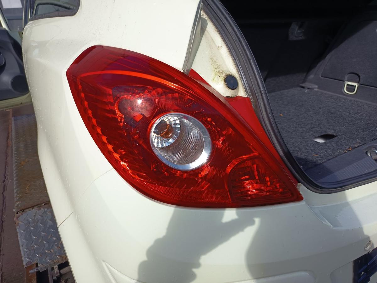 Opel Corsa D 3t&uuml;rer original R&uuml;ckleuchte links Heck Schluss Licht Bj 2012