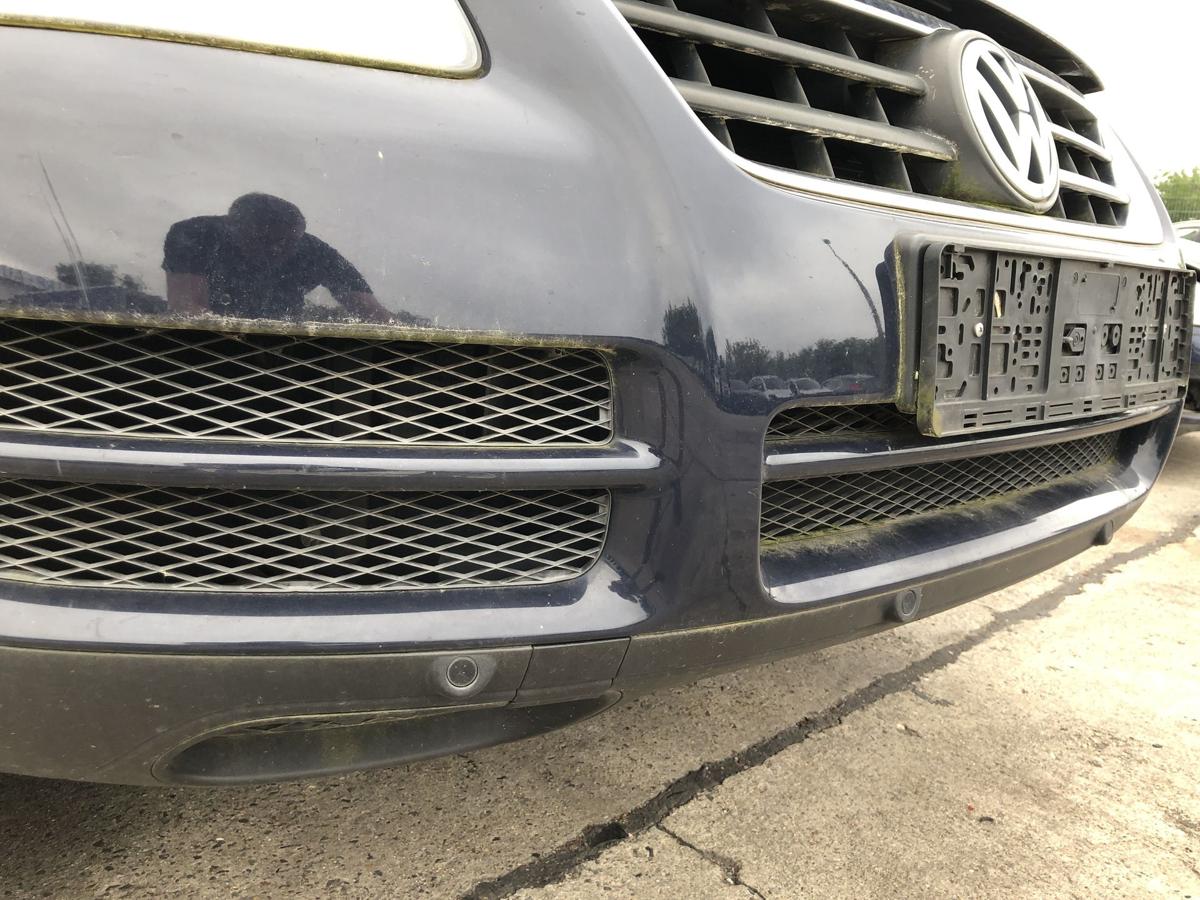 VW Touareg 7L Sto&szlig;f&auml;nger vorn Frontsch&uuml;rze mit PDC K&uuml;hlergrill LA5G Perlblau