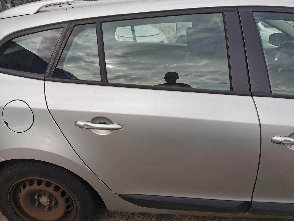 Renault Megane III Z Kombi Tür Autotür Fondtür Rohbau hinten rechts TED69 GREY