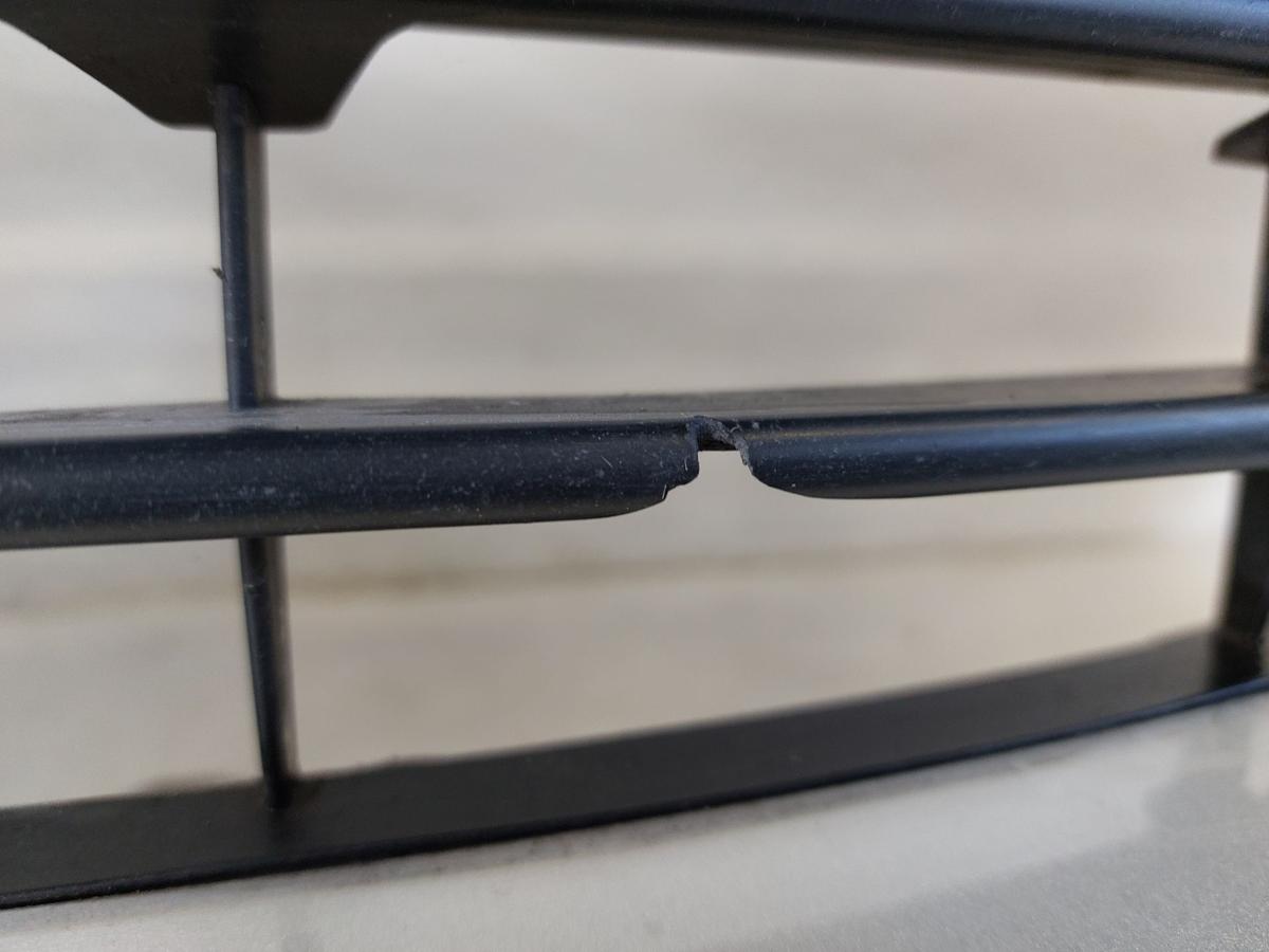 Peugeot 1007 K Stossfänger Stossstange Bumper vorn NSW EZR Aluminiumgrau Met