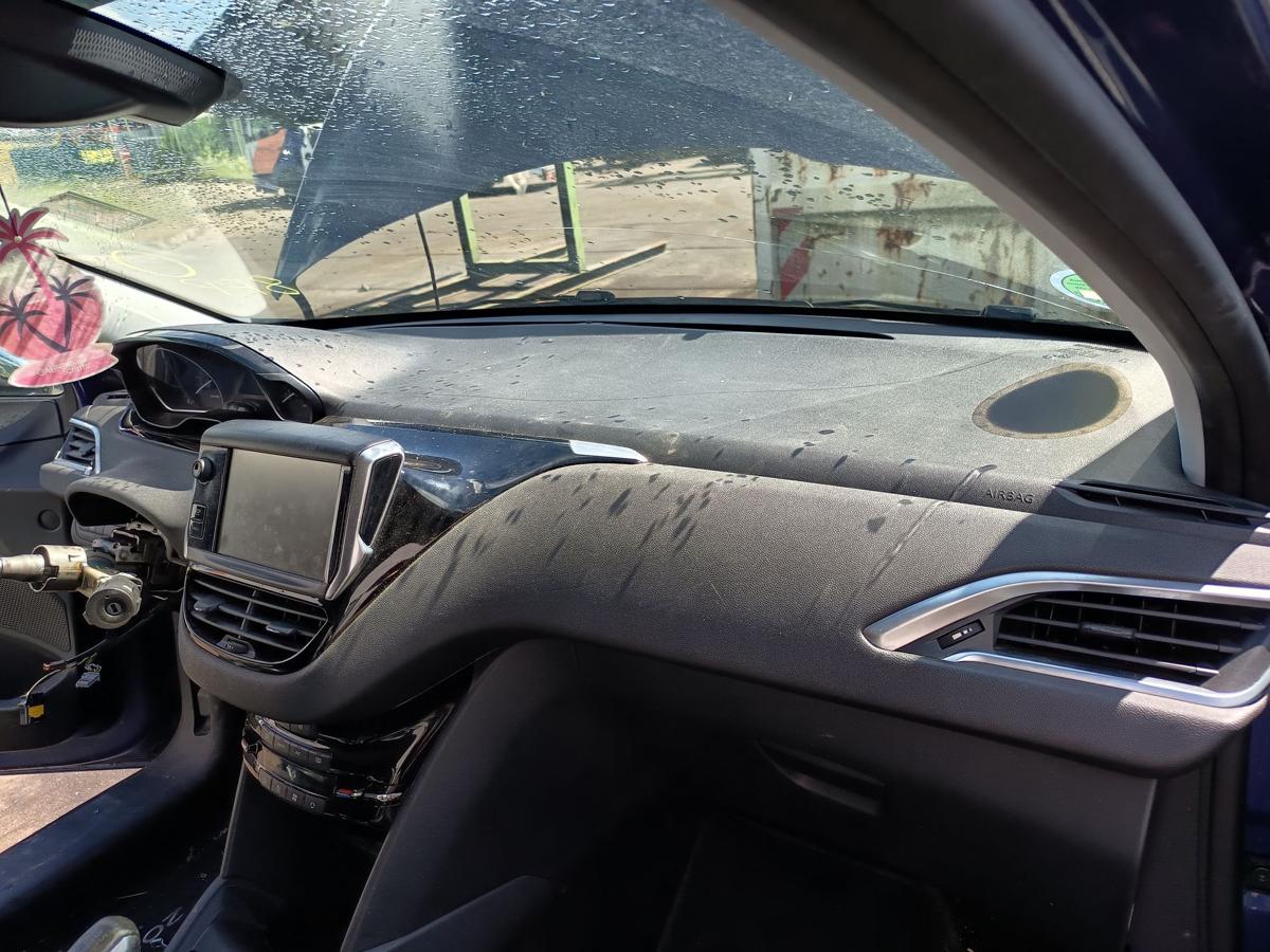 Peugeot 208 I orig Armaturenbrett Dashboard Bj 2012-2015