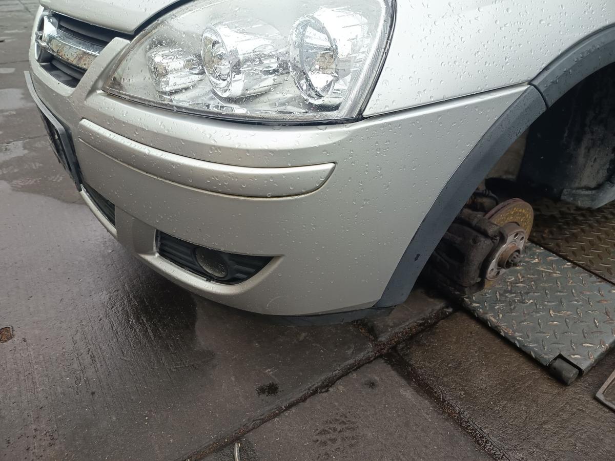 Opel Corsa C Bj 2005 original Stoßfänger vorn mit NSW Z157 Starsilber Facelift