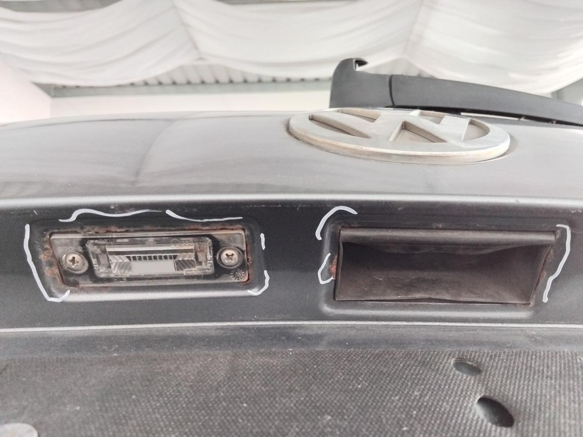 VW Touran 1T Heckklappe LD7X platinumgraumetallic mit Heckscheibe BJ2004