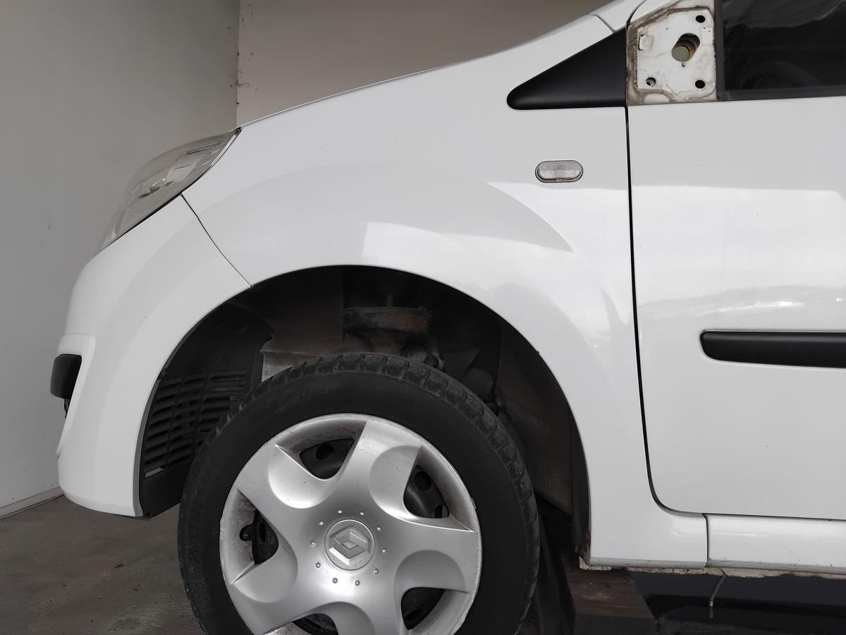 Renault Twingo 2 original Kotfl&uuml;gel vorn links weiss OV369 Blanc Glacier BJ2008