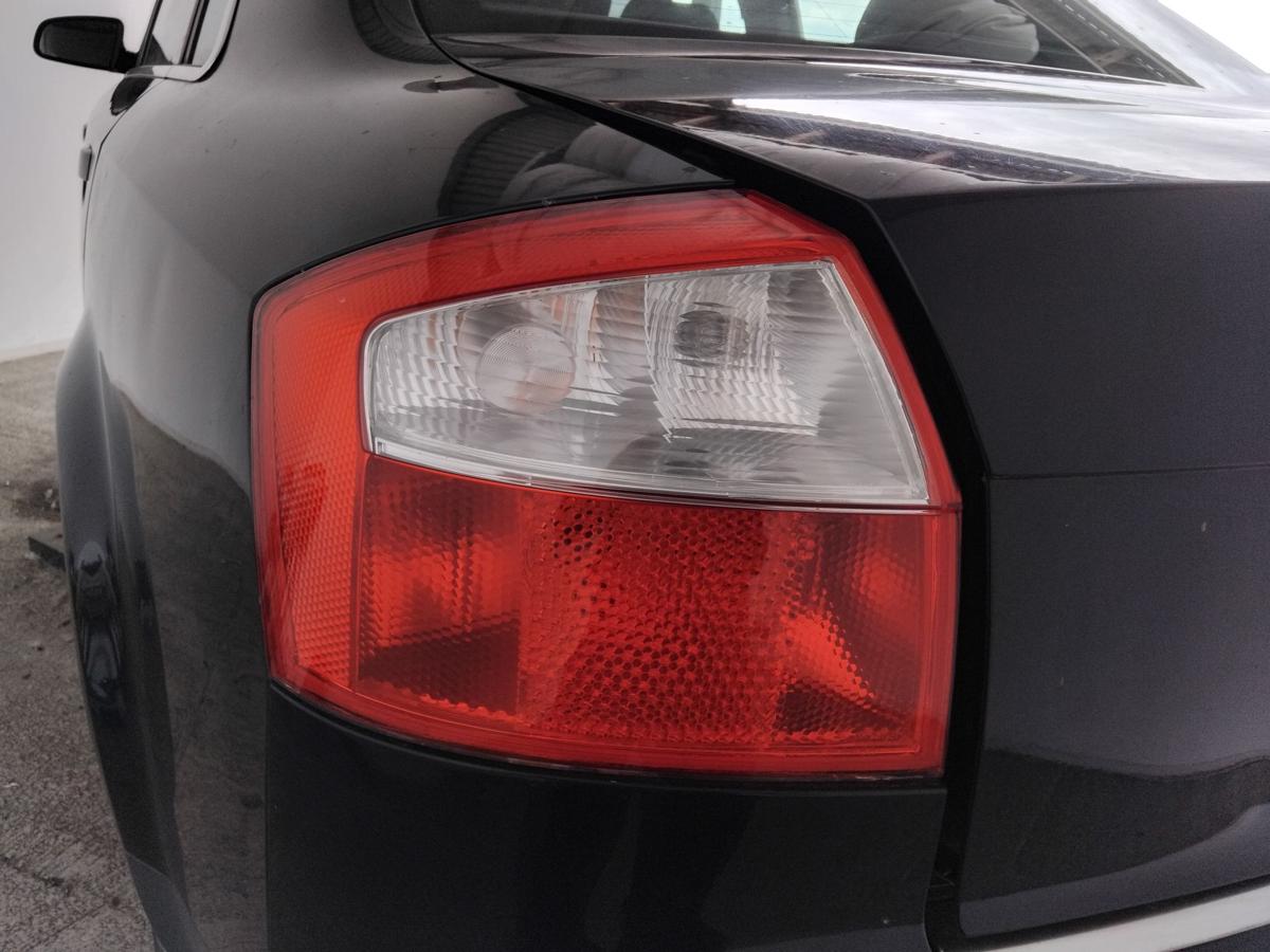 Audi A4 8E B6 Limousine original Rückleuchte Heckleuchte links BJ2001 4-türig