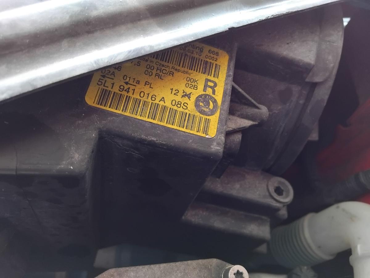 Skoda Yeti 5L orig.Scheinwerfer rechts mit Nebelscheinwerfer u LWR BJ2010 Halogen