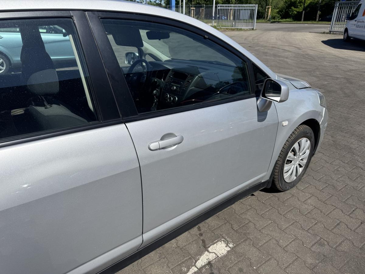 Nissan Tiida original T&uuml;r vorn rechts K23 Brilliant Silver Metallic Rohbau Bj.2009