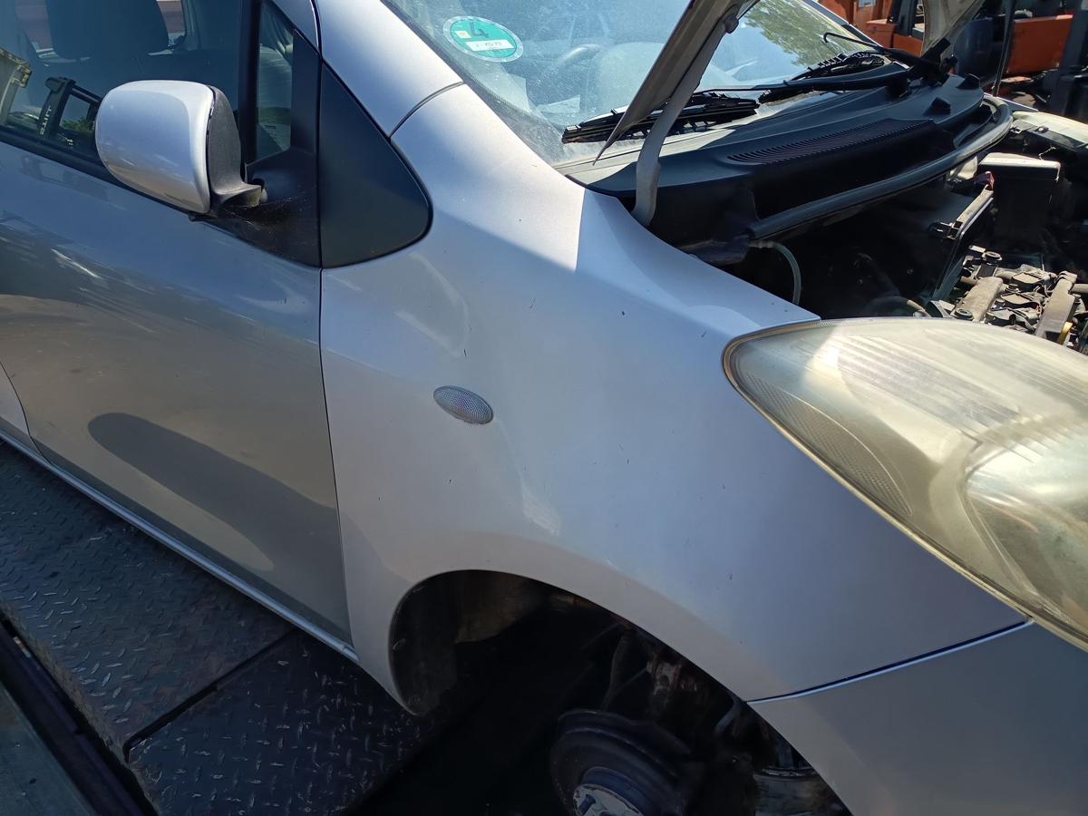 Toyota Yaris XP9 original Kotfl&uuml;gel rechts 1E7 Silver Pearl vor Facelift Bj 2008