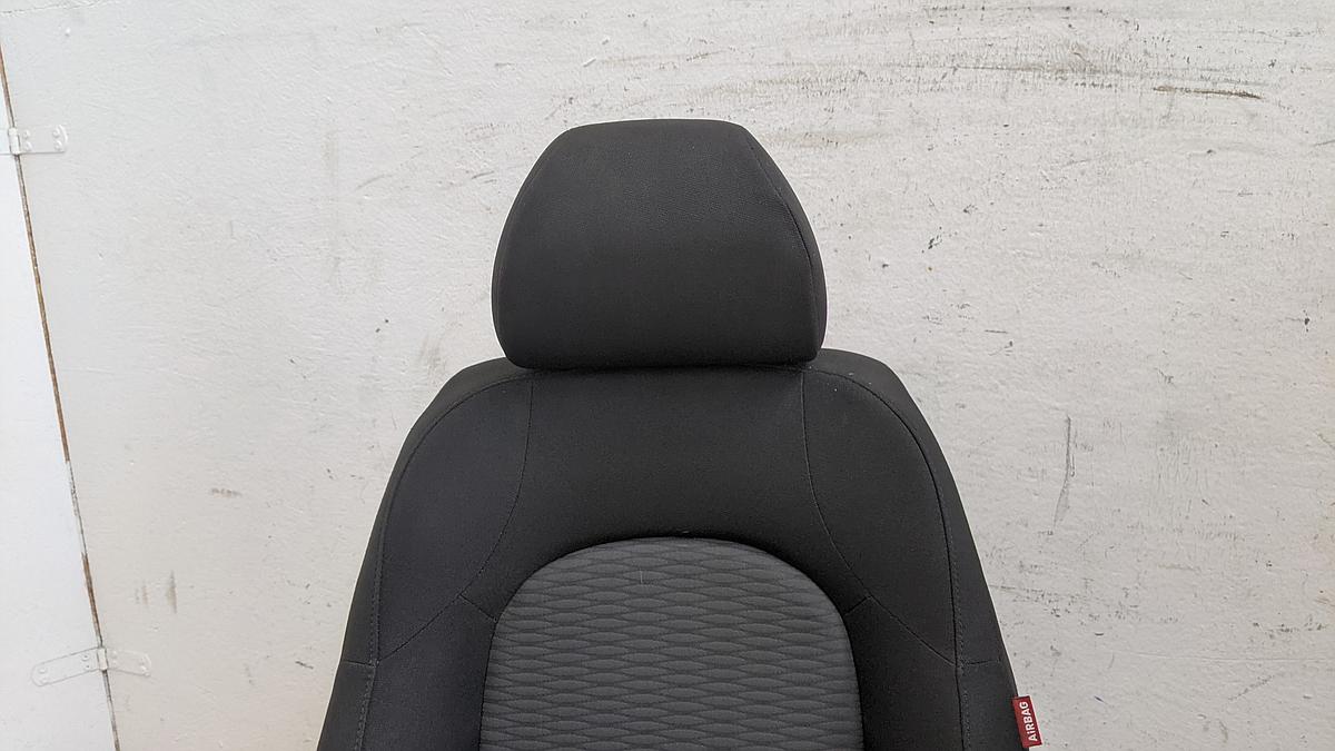 Seat Ibiza 6J Sitz vorn links Fahrersitz 5 türer Stoff dunkel