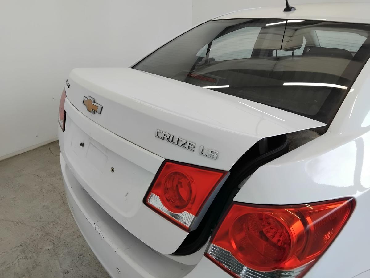 Chevrolet Cruze J300 Heckklappe 4-t&uuml;rig Limousine weiss BJ2011