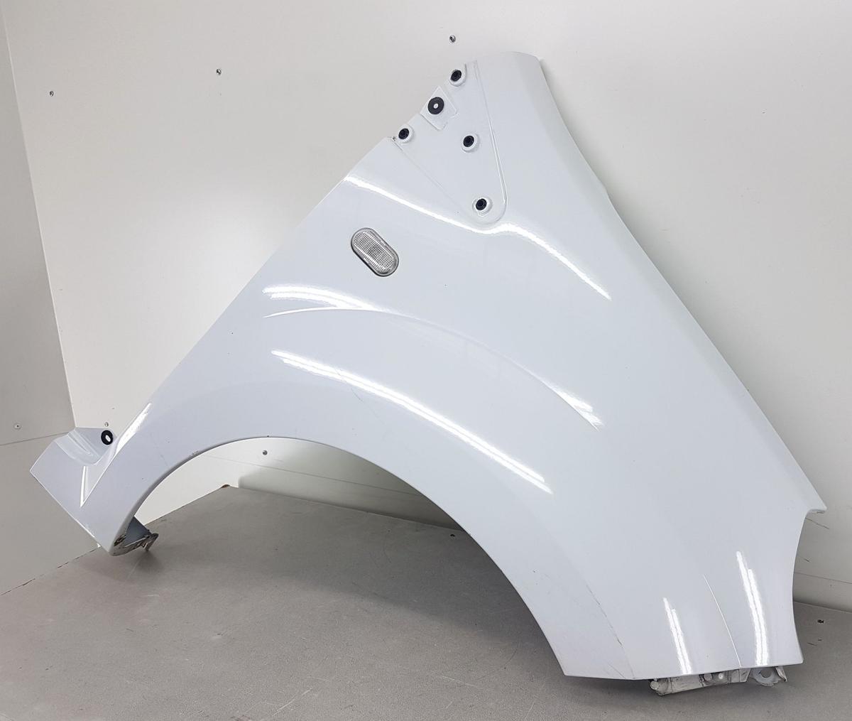 Renault Twingo II Kotflügel rechts 8200588325 in OV369 ICE WHITE BC Bj2010