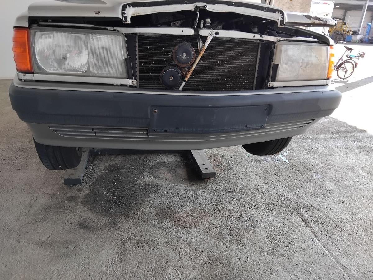Mercedes 190 W201 original Sto&szlig;stange Sto&szlig;f&auml;nger vorn BJ1991 Mopf 744 brillantsilbermetallic