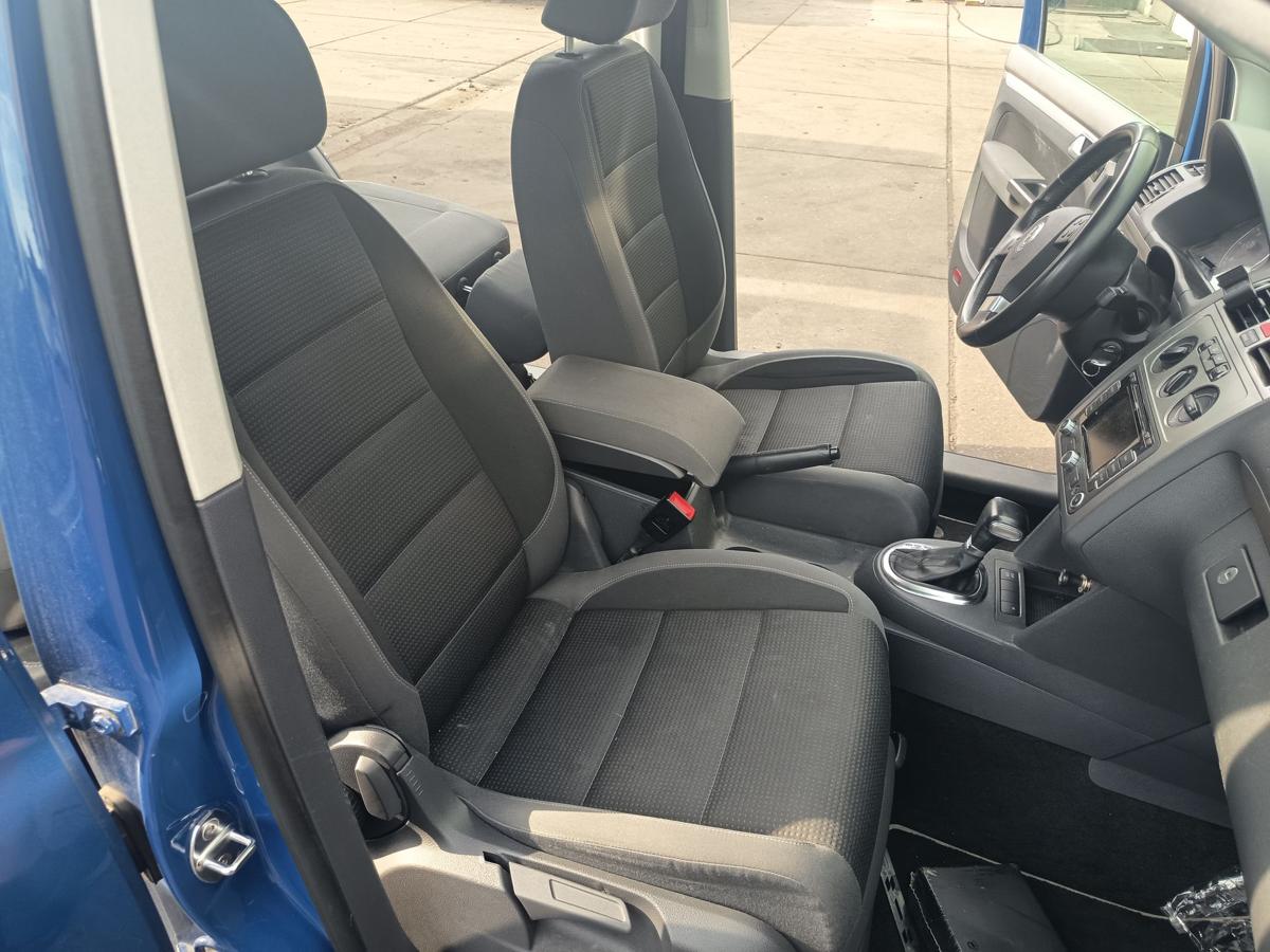 VW Touran GP 1T original Beifahrersitz vorn rechts Stoff schwarz/anthrazit Bj 09