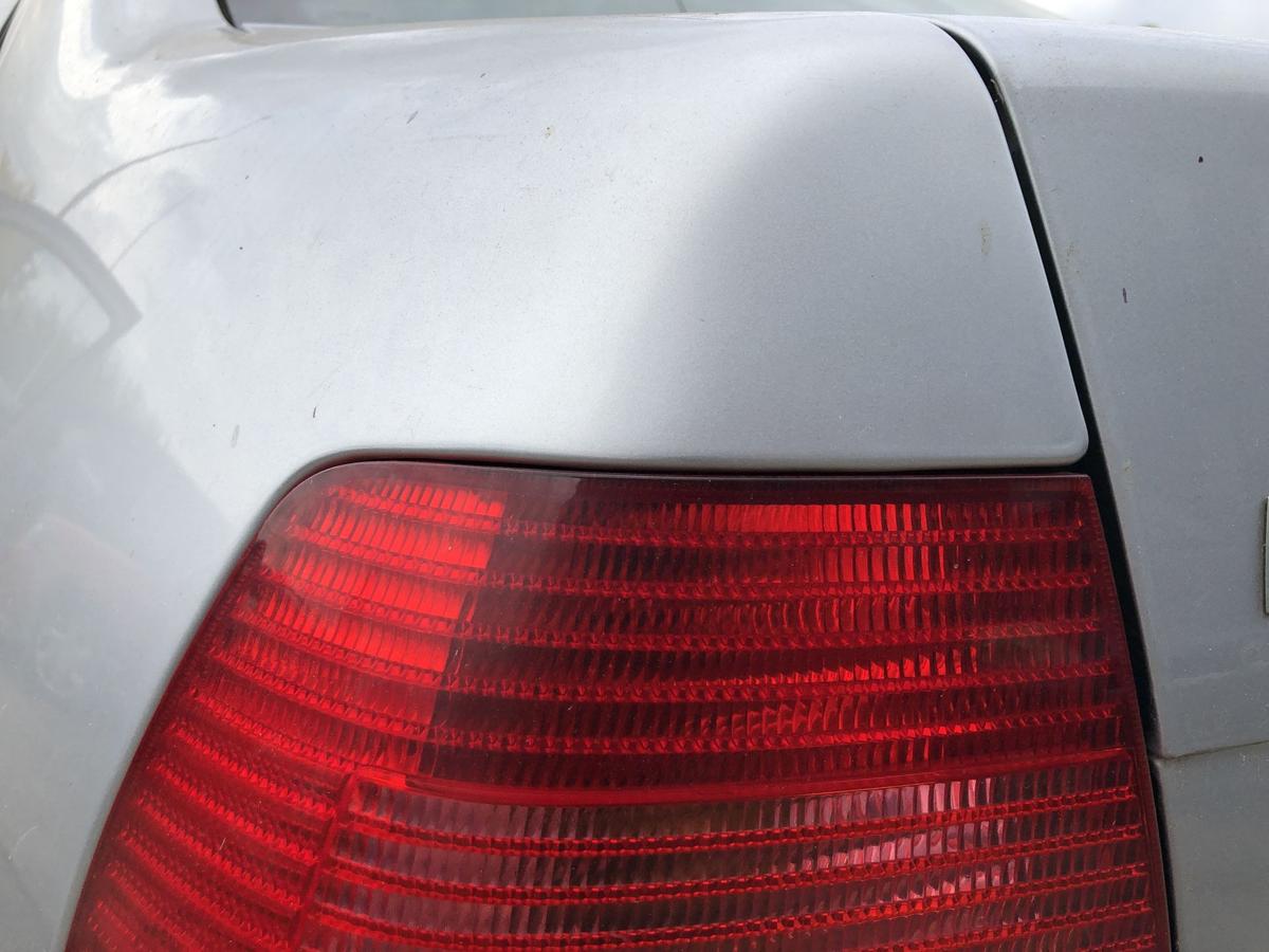 VW Bora 1J R&uuml;ckleuchte links R&uuml;cklicht Heckleuchte Limo Schlusslicht