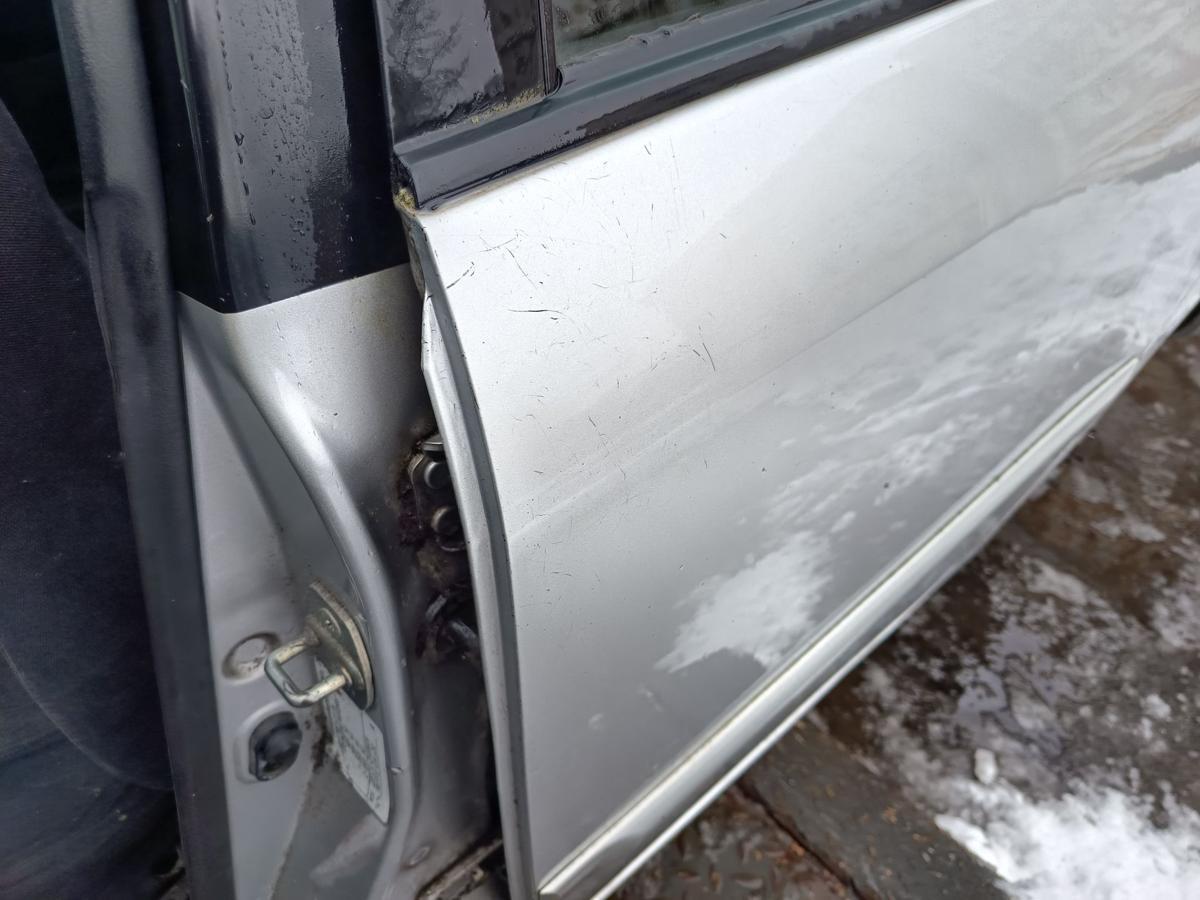 Toyota Corolla E12 original T&uuml;r hinten links Fond 199 Silber Bj 2002