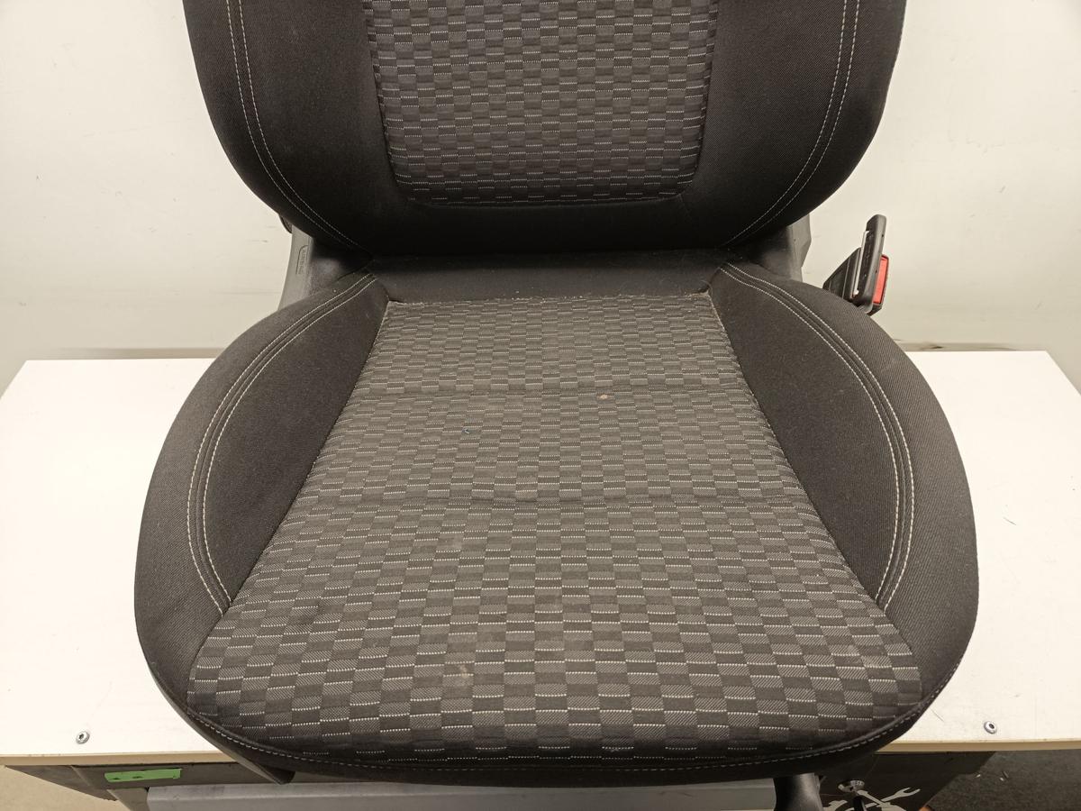 Opel Astra K original Sitz vorne rechts Stoff Sitzheizung Baujahr 2018