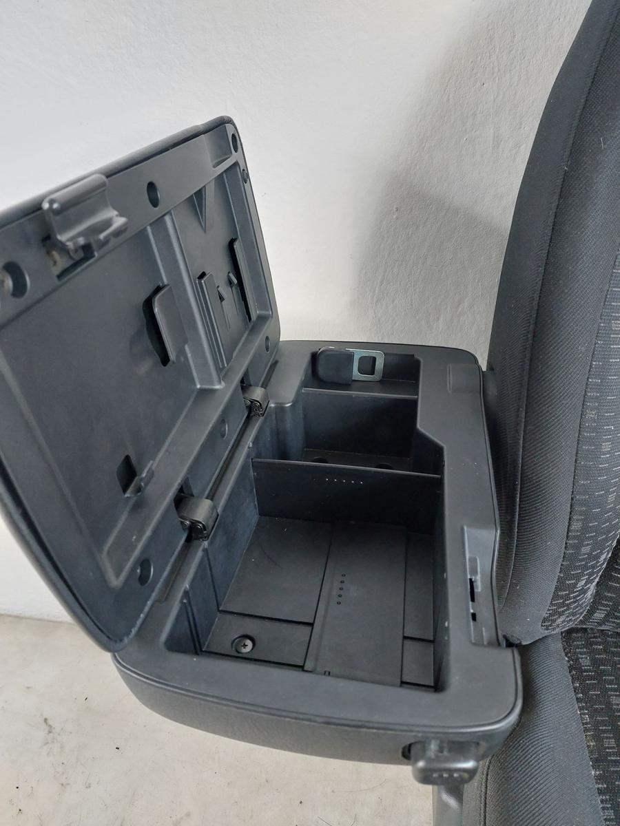 Honda CR-V RD8 Sitz vorn links Fahrersitz Stoff mit abnehmbarer Mittelarmlehne