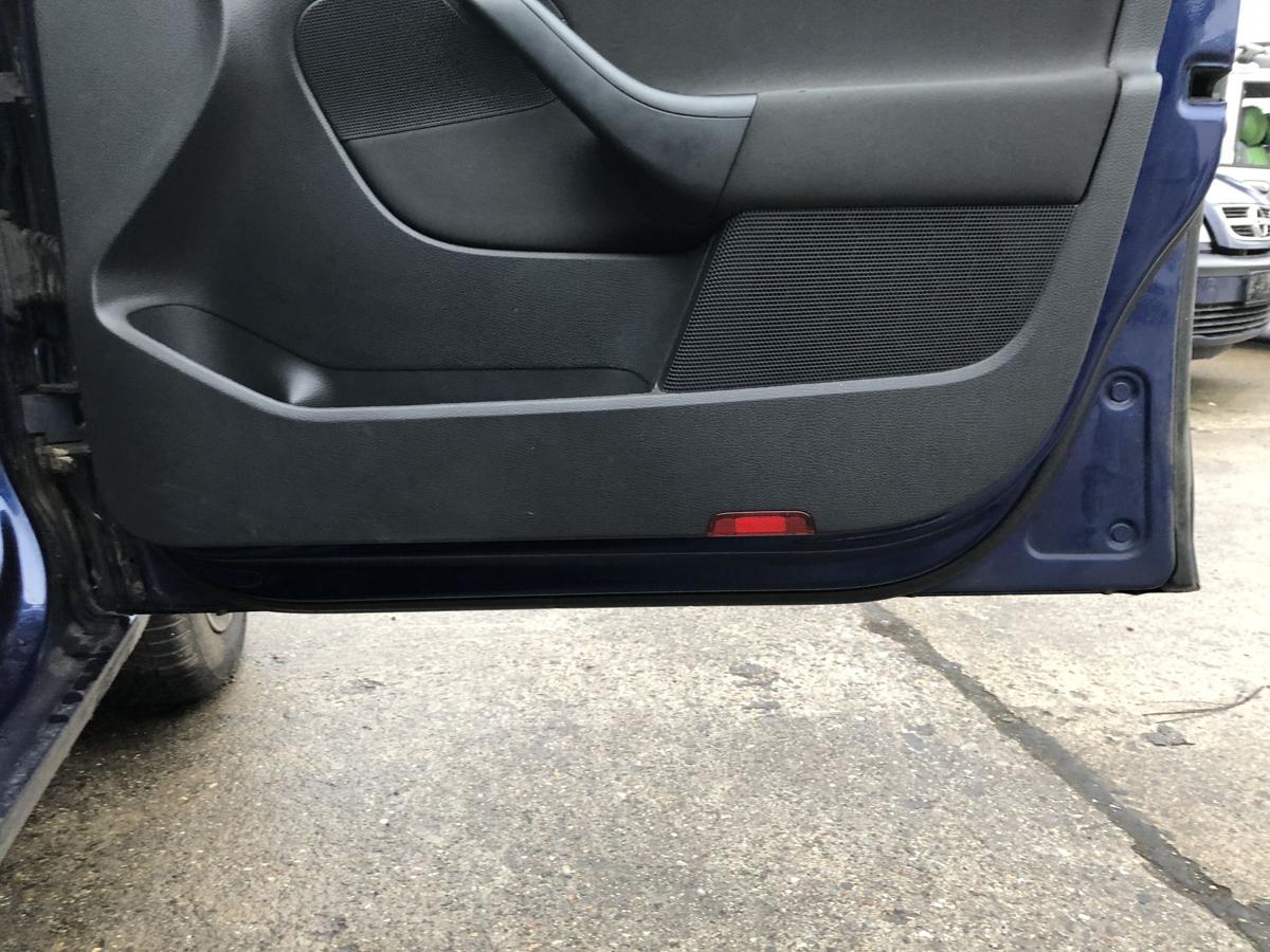 VW Golf 6 VI Variant T&uuml;r vorne rechts Beifahrert&uuml;r Autot&uuml;r Rohbau blau