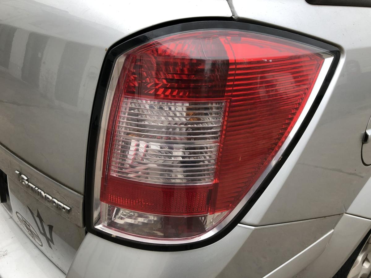 Opel Astra H Caravan R&uuml;ckleuchte rechts R&uuml;cklicht Heckleuchte Schlusslicht