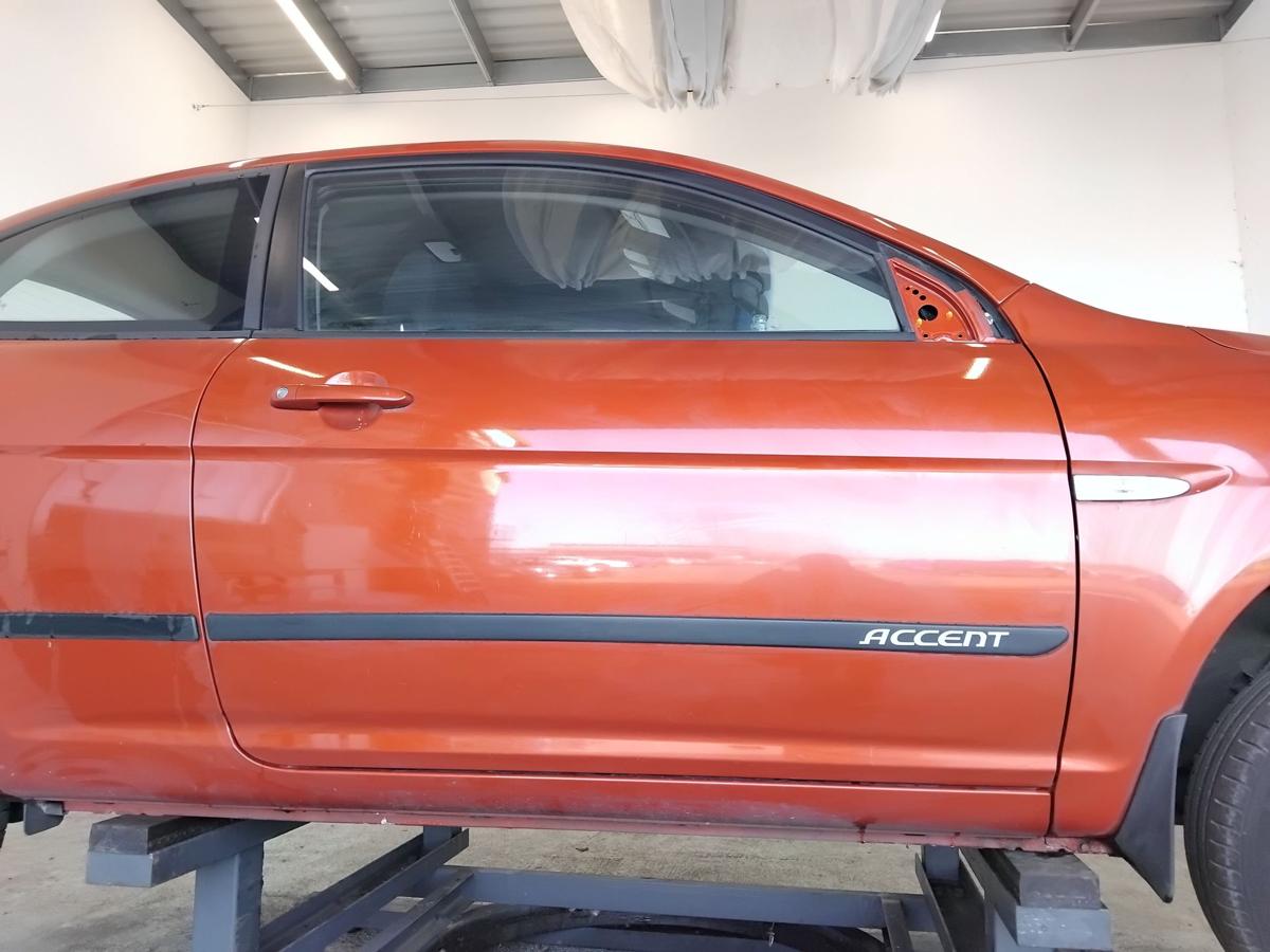 Hyundai Accent 3 MC T&uuml;r vorn rechts Beifahrert&uuml;r 3t&uuml;rig N8 Tango Red BJ2007