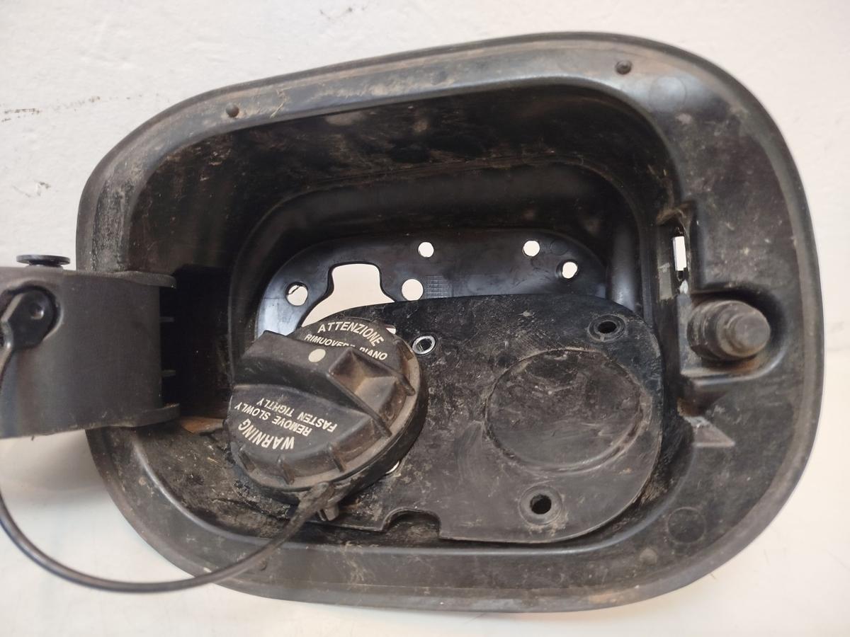 Hyundai i30 PD Mild Hybrid Tankklappe Tankdeckel Tankverschluss YG7 Dark Night