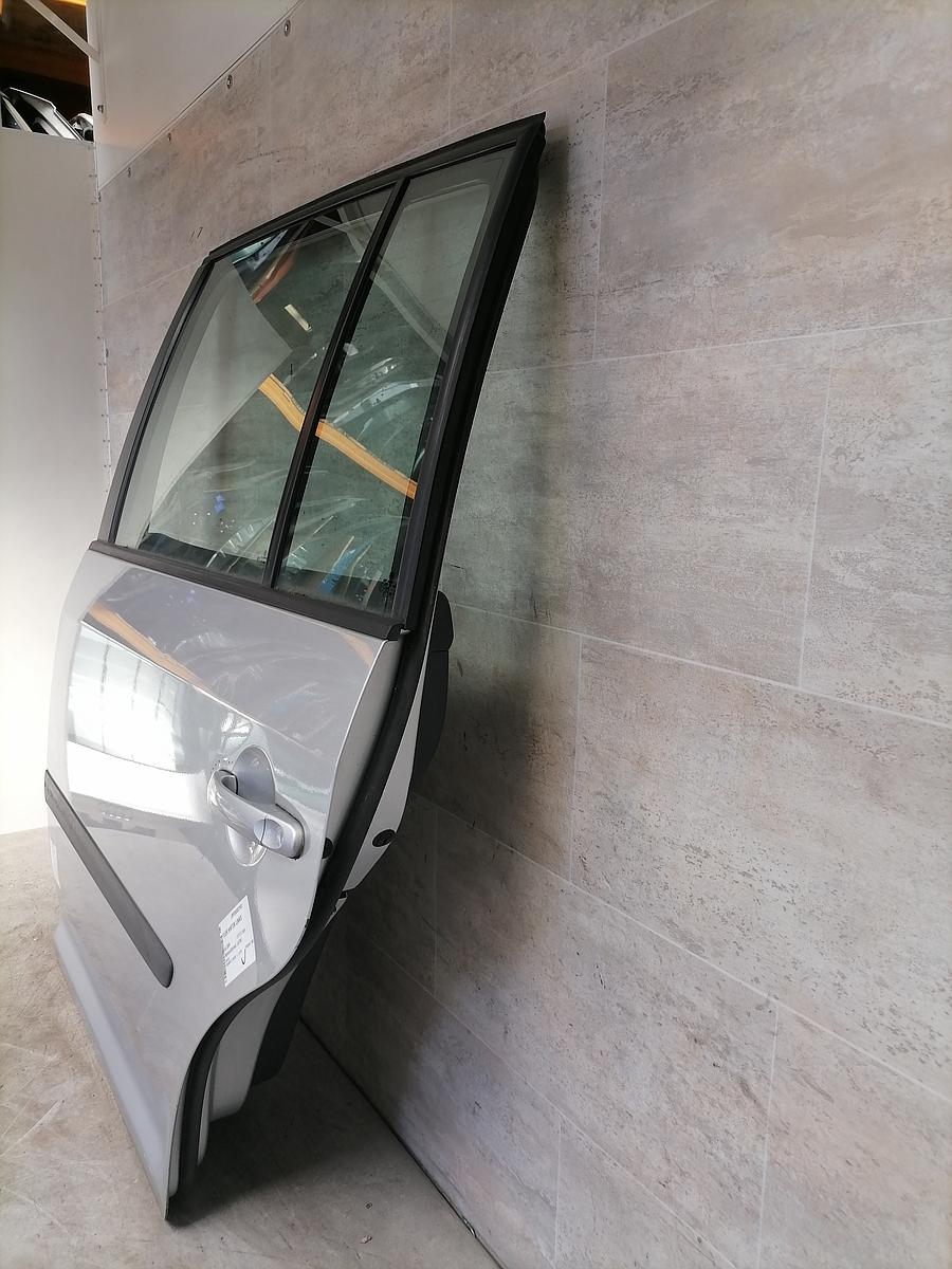 VW Touran 1T 03-06Tür hinten links Reflexsilbermet. LA7W