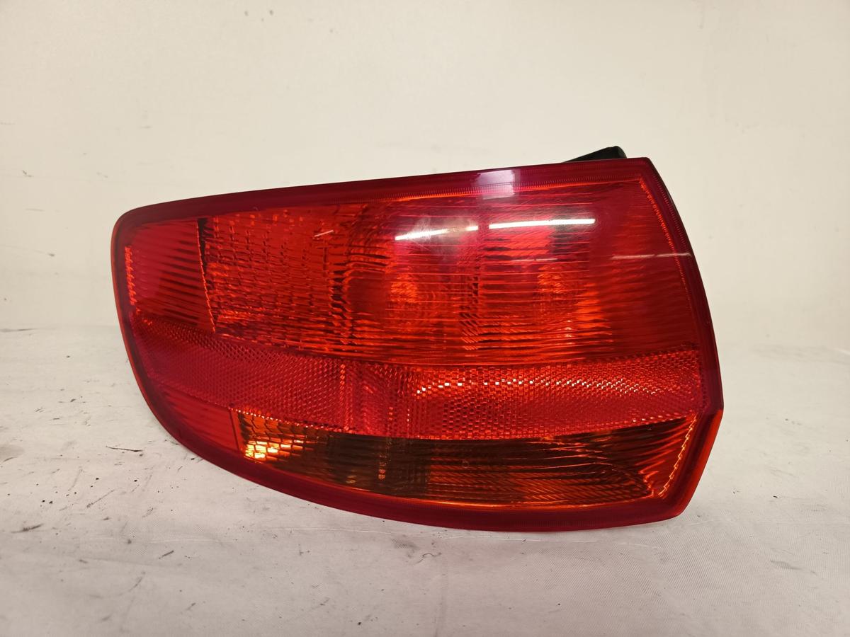 Audi A3 8P vor Facelift orig Heck-/Schluss-/Rückleuchte links außen Bj 2006