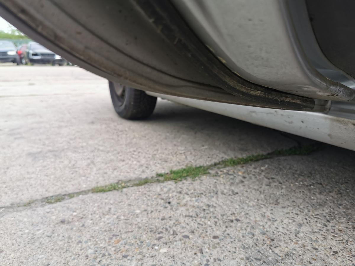 Renault Megane III Z Kombi Tür Autotür Fondtür Rohbautür hinten links TED69 GREY