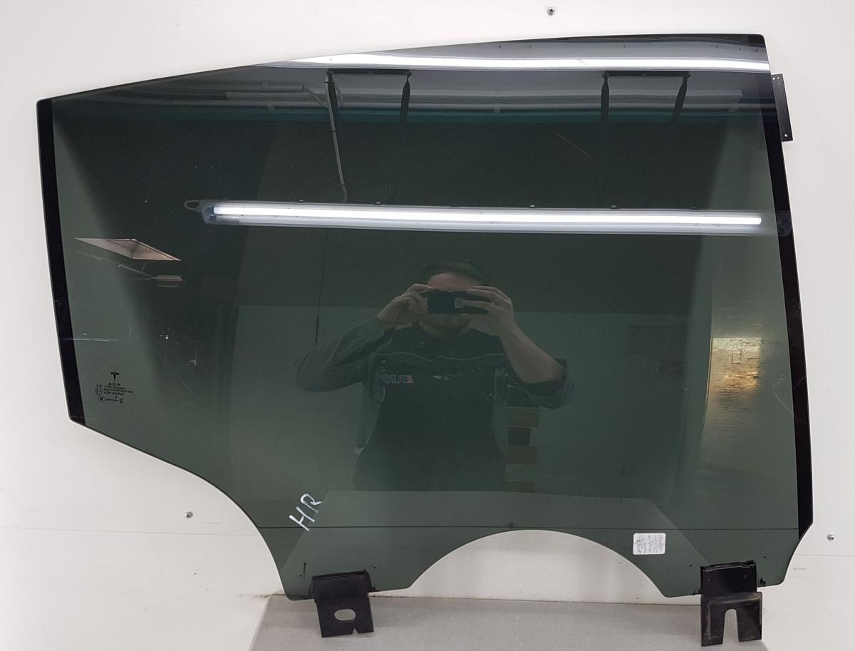 Tesla Model X T&uuml;rscheibe hinten rechts abgedunkelt VSG Verbundglas Bj22