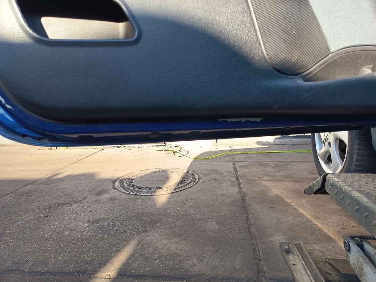 Peugeot 206CC original T&uuml;r links Fahrer KPL Montebello Bj2006