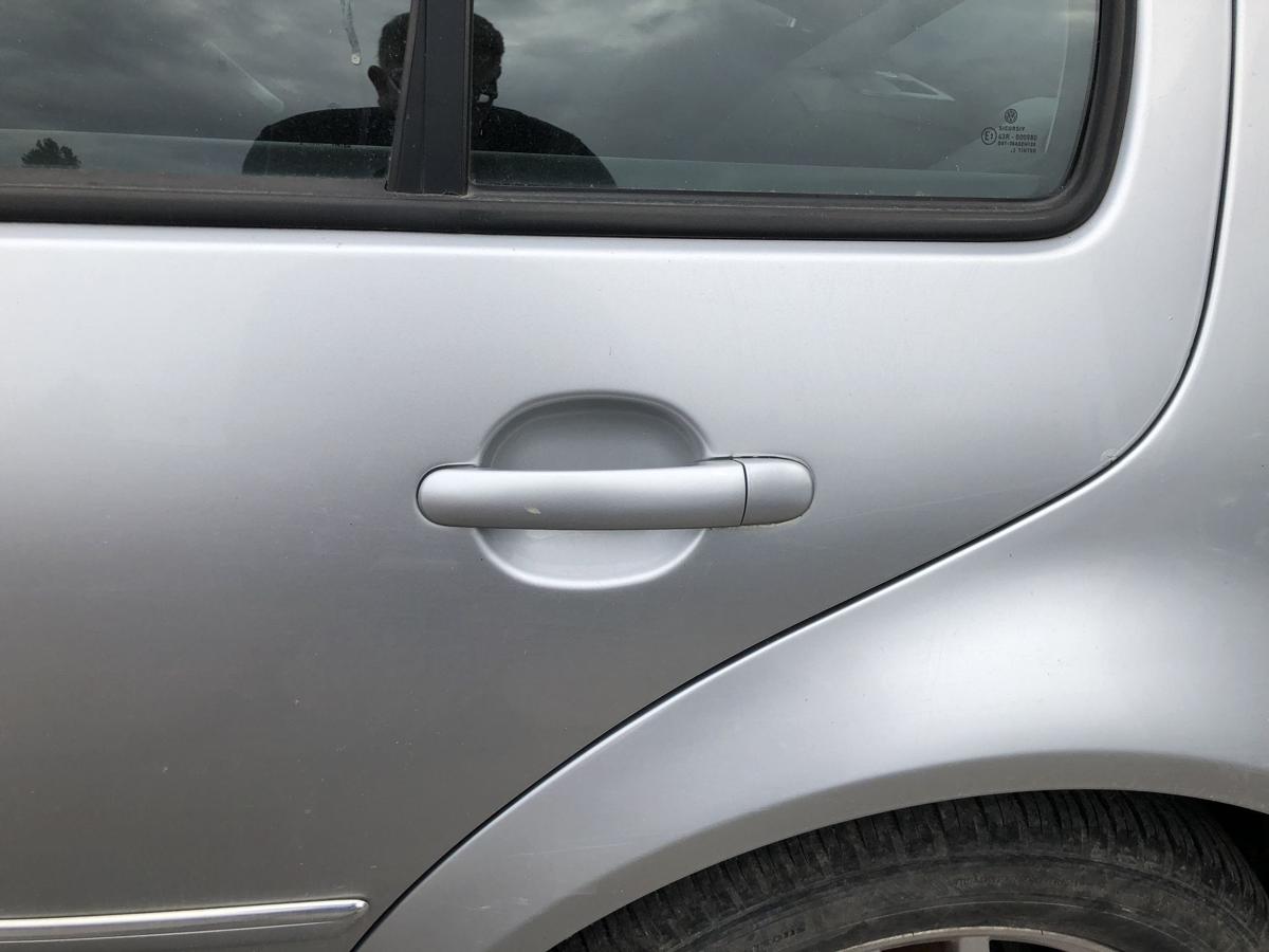 VW Bora 1J T&uuml;r hinten links Fondt&uuml;r nur Limo LA7W Reflexsilber Metallic Rohbau