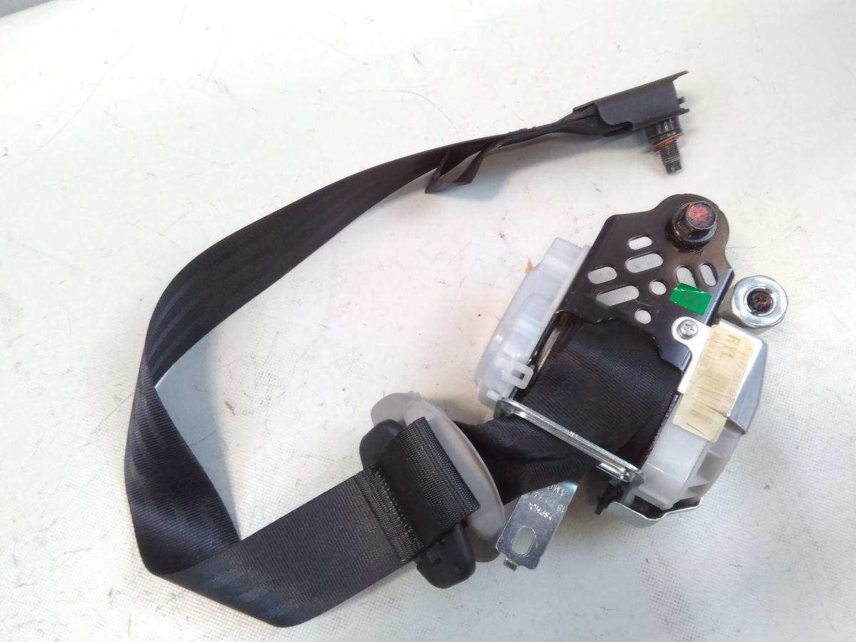 Hyundai i30 Kombi GD original Sicherheitsgurt vorn rechts schwarz BJ2015 unfallfrei