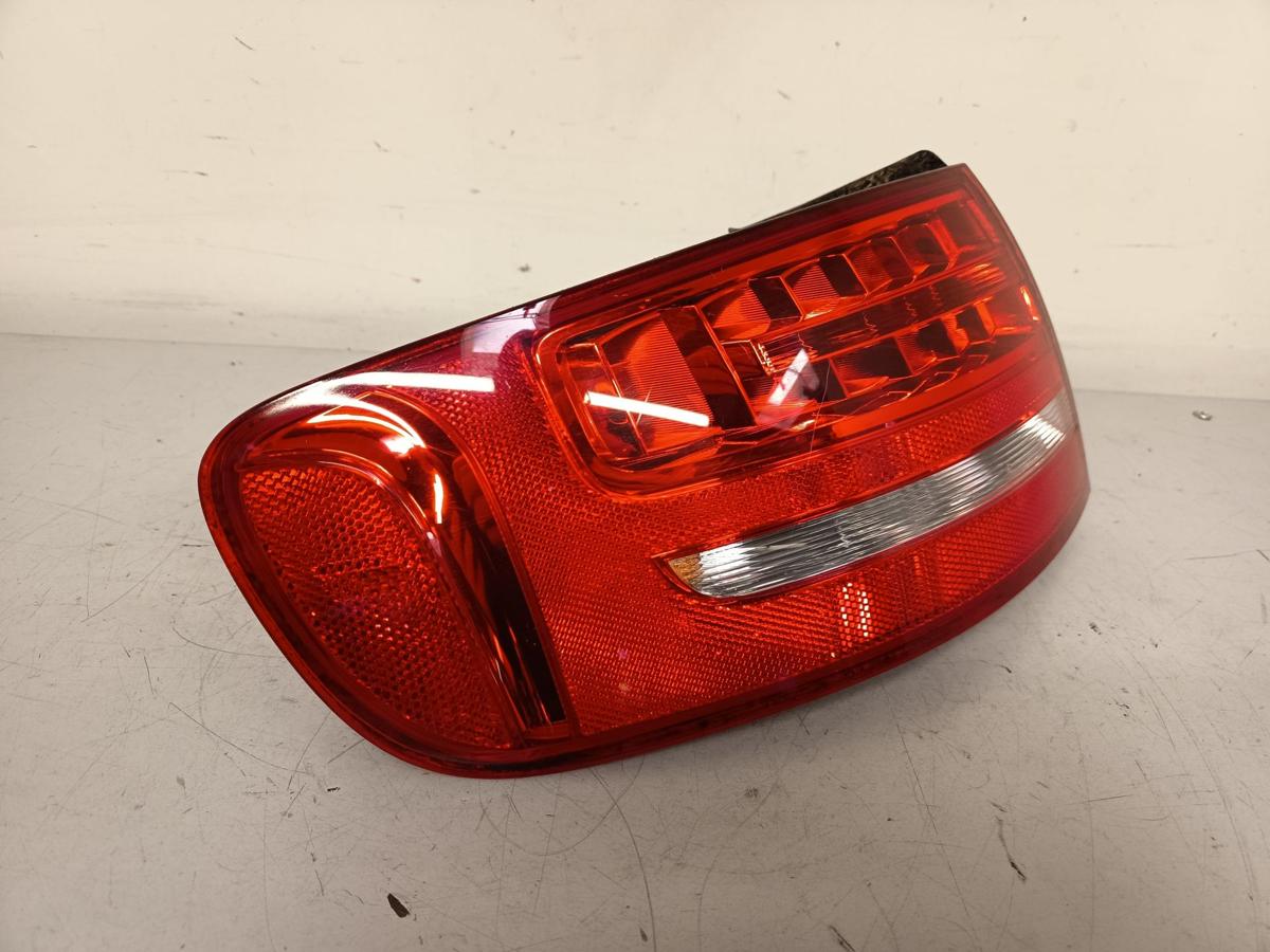 Audi A4 8K B8 Kombi original R&uuml;ckleuchte links aussen LED 8K9945095B Bj 11