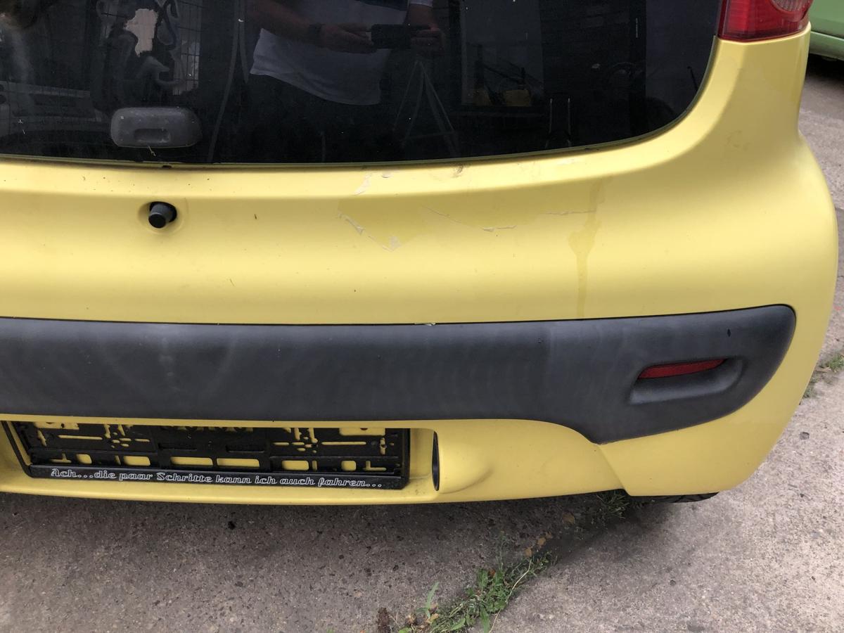 Peugeot 107 Typ P Sto&szlig;f&auml;nger hinten Hecksch&uuml;rze Sto&szlig;stange KBL Citrus Gelb