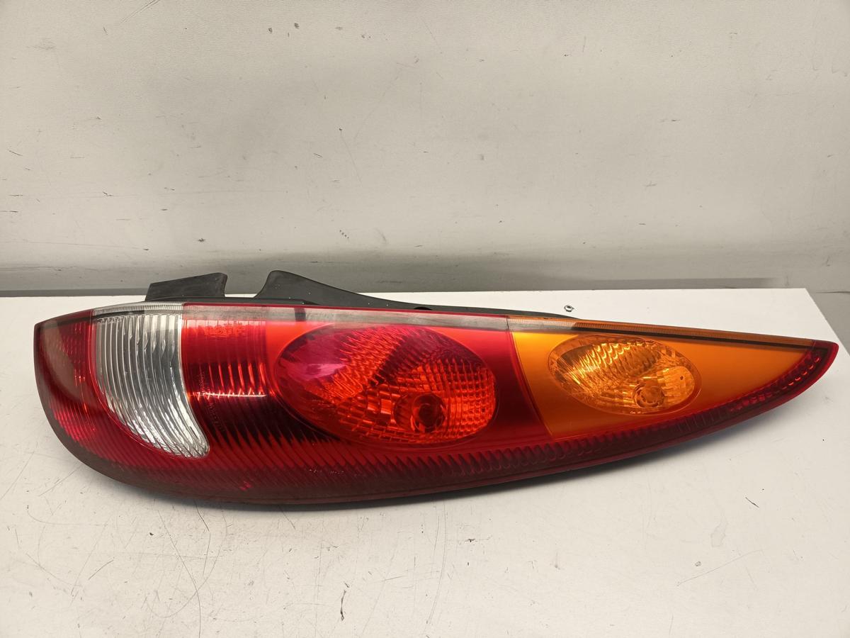Nissan Almera Tino original R&uuml;ckleuchte rechts vor Faclift Baujahr 2001