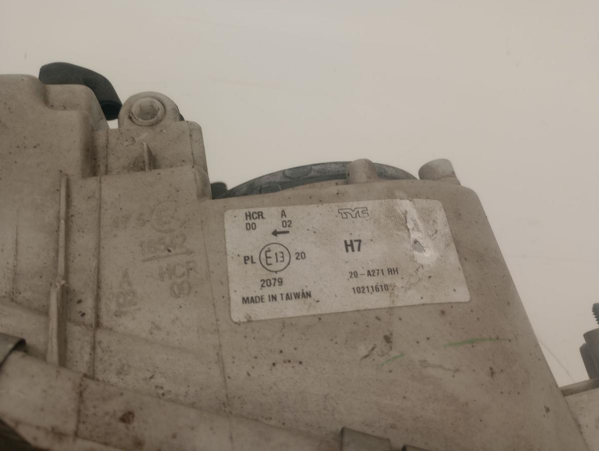 Volvo V40 orig Scheinwerfer vorn rechts Halogen TYC 210-A27 Bj 2000