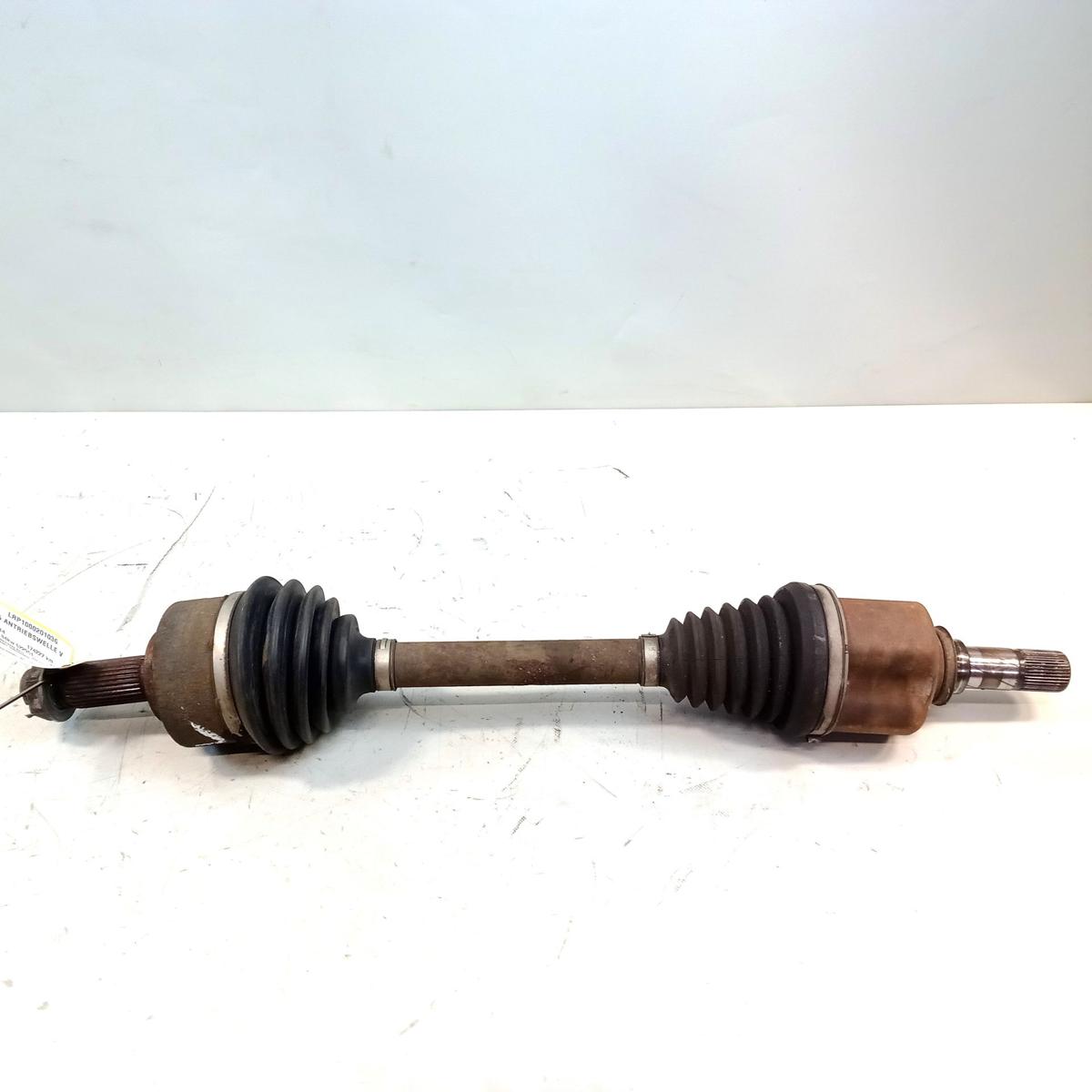 Mercedes Vito 111CDI 447 Antriebswelle Gelenkwelle vorn links 1.6TD 84kw Bj2014
