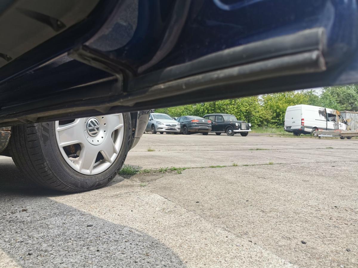 VW Bora 1J Beifahrertür Tür Autotür Rohbautür vorn rechts LB5N Indigoblau Perl