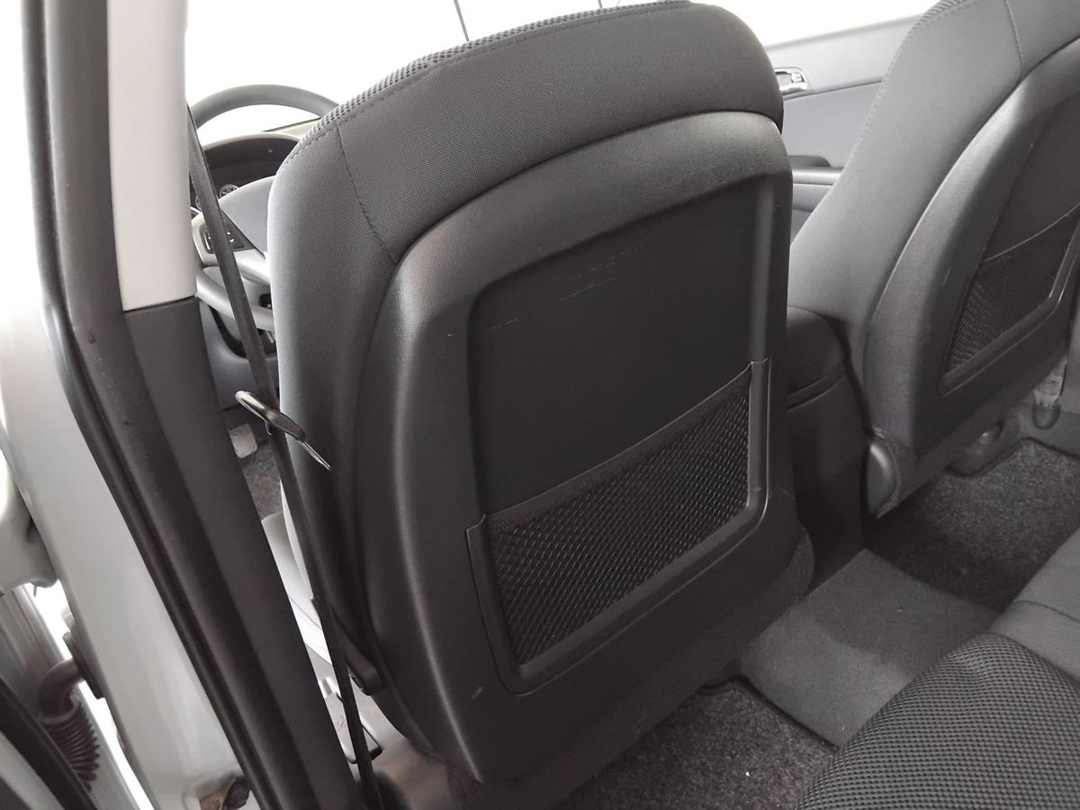 Hyundai i30cw FD orig Sitz vorn links Fahrersitz Stoff dunkelgrau 5t&uuml;rig BJ2009