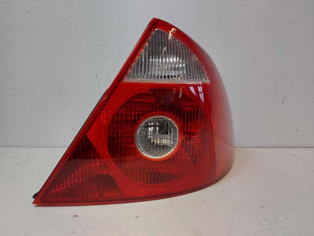 Ford Mondeo B5Y B4Y R&uuml;ckleuchte Schlussleuchte R&uuml;cklicht hinten rechts 03-05