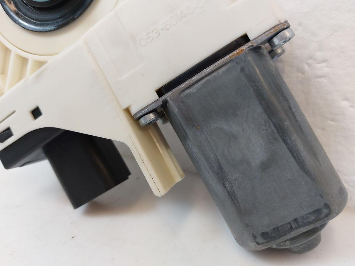 Tesla Model Y Fensterhebermotor vorn rechts Motor Fensterheber Brose